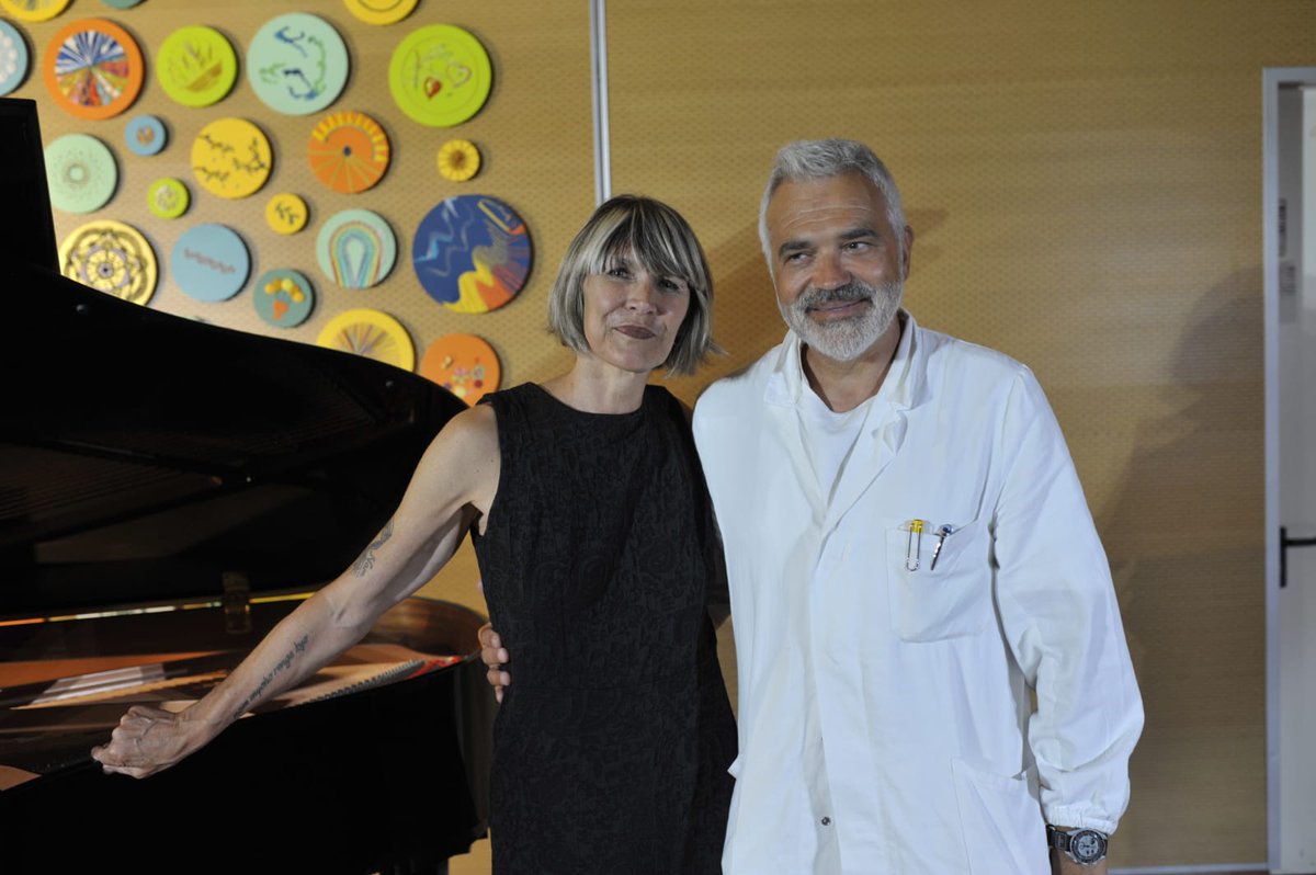 PrimaPaginaMS's tweet photo. Mary Veloce incanta con il suo pianoforte

 https://t.co/JzSzUACpiK https://t.co/U6Ym95AGky