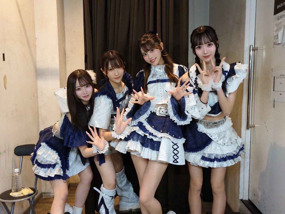 NEFRALISE's tweet photo. .

『LOVE POT Tanabata』ありがとうございました.ᐟ.ᐟ🫶🏻︎💕

〈セットリスト〉
M1 青のエスキース
M2 vivi
M3 Sparkle Days
M4 Fanfare
M5 アトラス

お越しくださった皆さまありがとうございました🙂‍↕️˖ ࣪⊹
七夕の日に皆さまにお会いでき、とても嬉しかったです🌠🎋

次回は…7月9日（木）『ReiDOL Vol.10』に出演させていただきます✊🏻"

⚐˒˒   O-nest
⋆͛⇢  OPEN 15:00 / START 15:30
LIVE 18:20~18:40🎤
物販 18:45~19:45🗣´.-

✩⡱https://t.co/EuPH1JKn6i

🌟入場指名特典：写メ券🌟

次回は5人で😌🩵
皆さまのご来場お待ちしております✦.*

#NEFRALISE
#ネフラリゼ