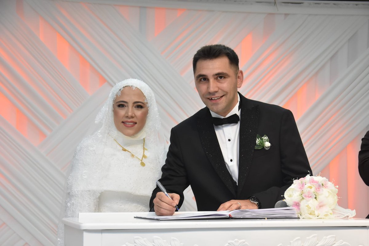 cnntgmss's tweet photo. +yeni soyad yükleniyoor🫠 https://t.co/p0VrdC1yyv