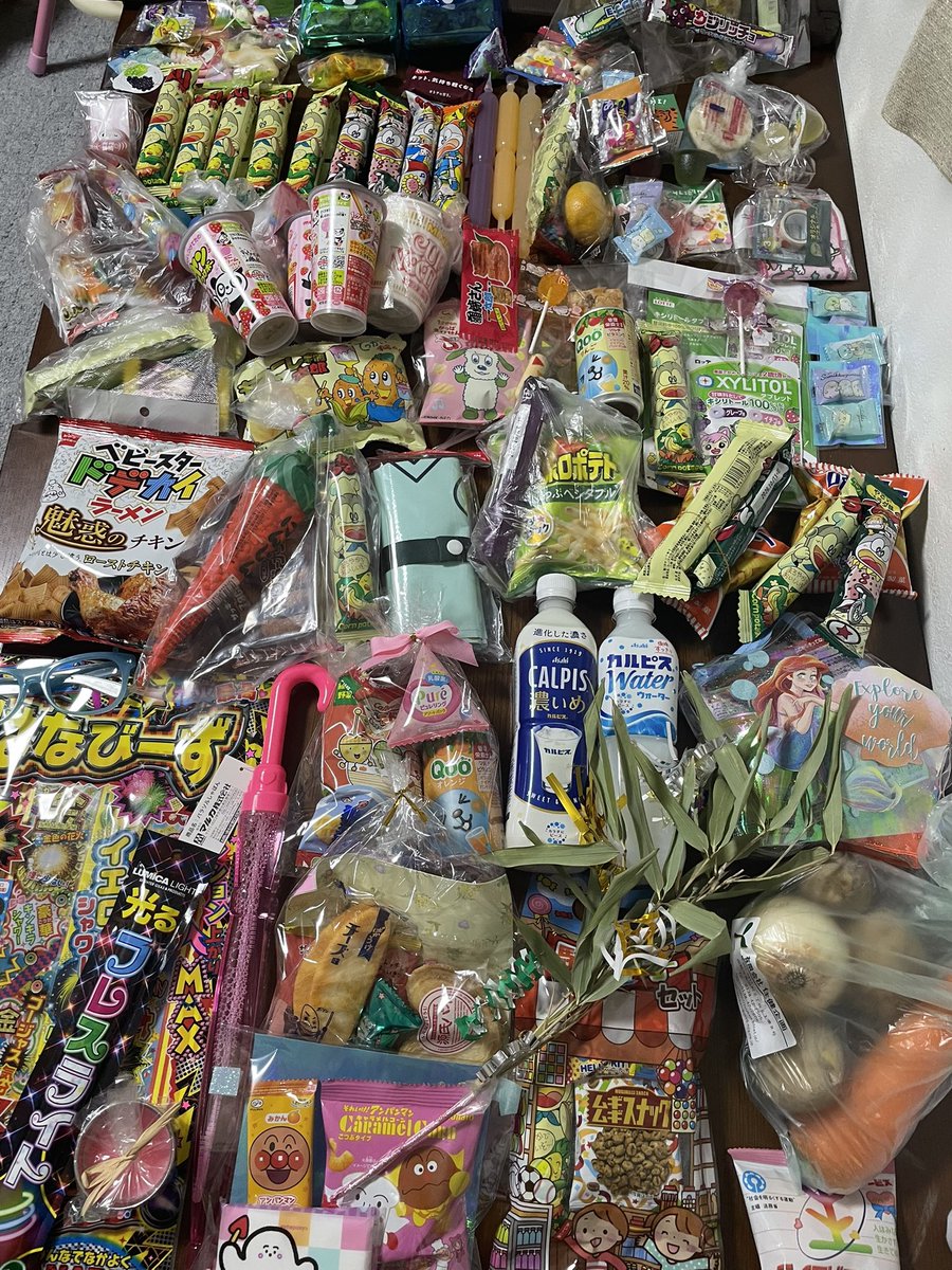 E1S8's tweet photo. 七夕祭り🎋
お菓子沢山貰ったよ！

#七夕祭り https://t.co/AWAY5b1WL8