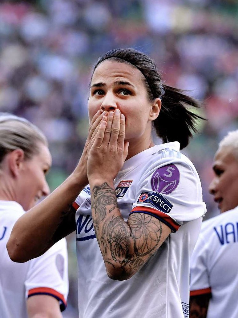 ol__lyonnes's tweet photo. 👑 Dzsenifer Marozsán, bravo pour ta très belle carrière ! https://t.co/hs0ZFg8WRn