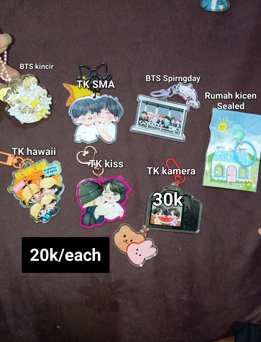 kokoonda's tweet photo. 🎀 WTS PRELOVED KEYCHAIN JUNGKOOK TAEKOOK 🎀

Help RT🙏
Lagi bu banget jadi ak mau jual koleksi keychain aku guys, yuk dibeli🥰 

🌟 co by 🍊
🌟 condi masih good (90%) 
🌟 excl pack&amp;adm 2k aja yaw
🌟 dom tangerang

Yukk guys keychain murcenya🥰

#wts #keychain #taekook #jungkook https://t.co/PZlm2i4gLv