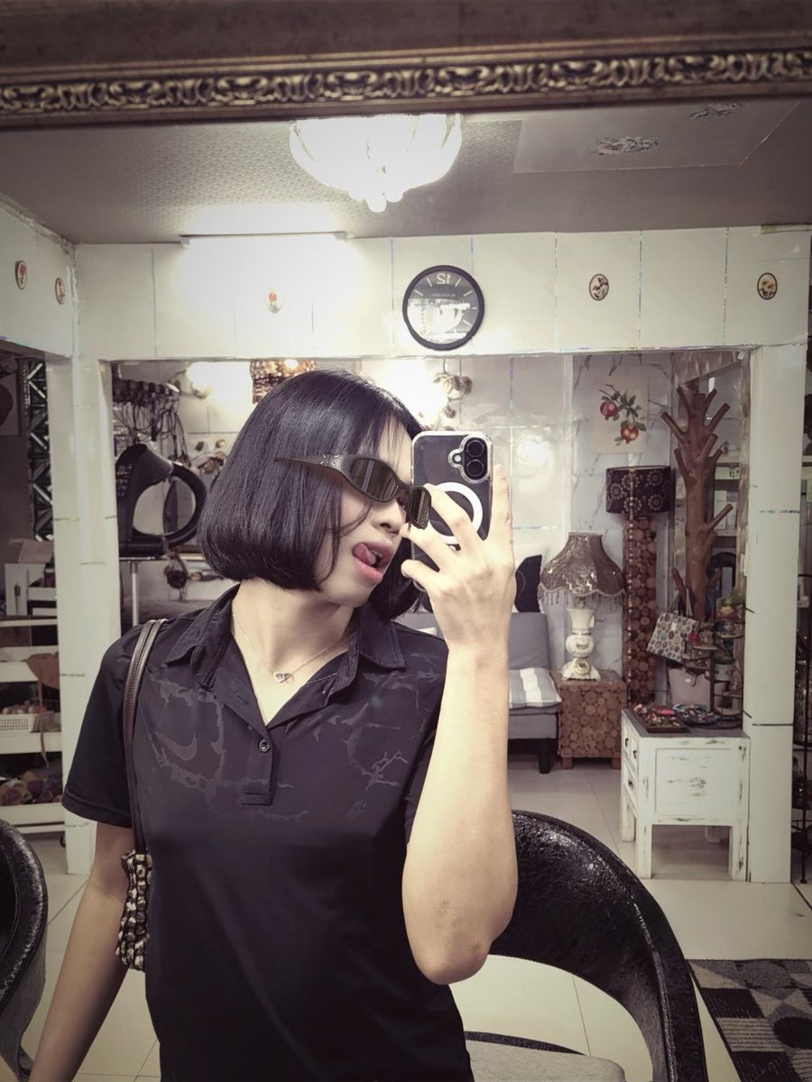BlueHawaii2446's tweet photo. เบื่อค่ะ ไม่มีคนคุยเลย 🫪#พั��ยา #สาวสอง #หานัดพัทยา https://t.co/GJQBSdahIn