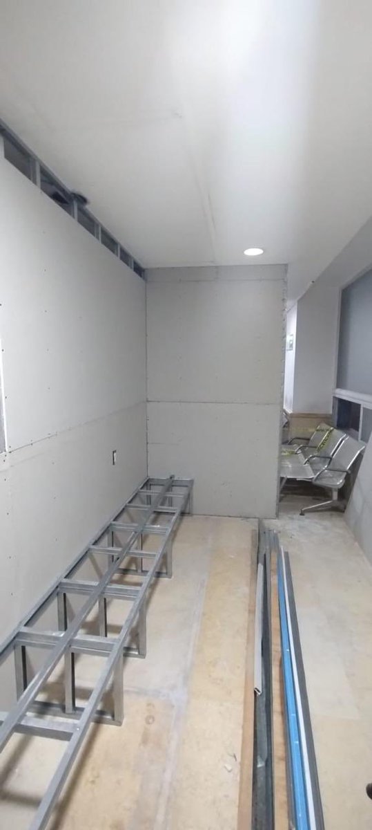 jesconejero's tweet photo. Avanzan las obras de ampliación de la sala de espera para familiares en urgencias en el HRAE Tultitlán. Y con un espacio para nuestro stand de libros. 

#CoordinacióndeAsesorasyAsesores
#TratoDignoResolutivo
#ConcienciasISSSTE
#QuéBonitoEsTransformar 💯

@ISSSTE_mx  @martibatres https://t.co/PyNjtRQID4