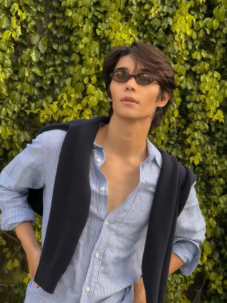 jeffsaturbrasil's tweet photo. CHARMOSO! #JeffSatur, embaixador da marca, apareceu exibindo modelos de óculos da Ray-Ban em nova publicação no Instagram.

"Para onde quer que o dia me leve, o meu @ray_ban também vai comigo."

#RayBan #RayBanxJeffSatur
(Reprodução: jeffsatur) https://t.co/1R9qm1eZoX