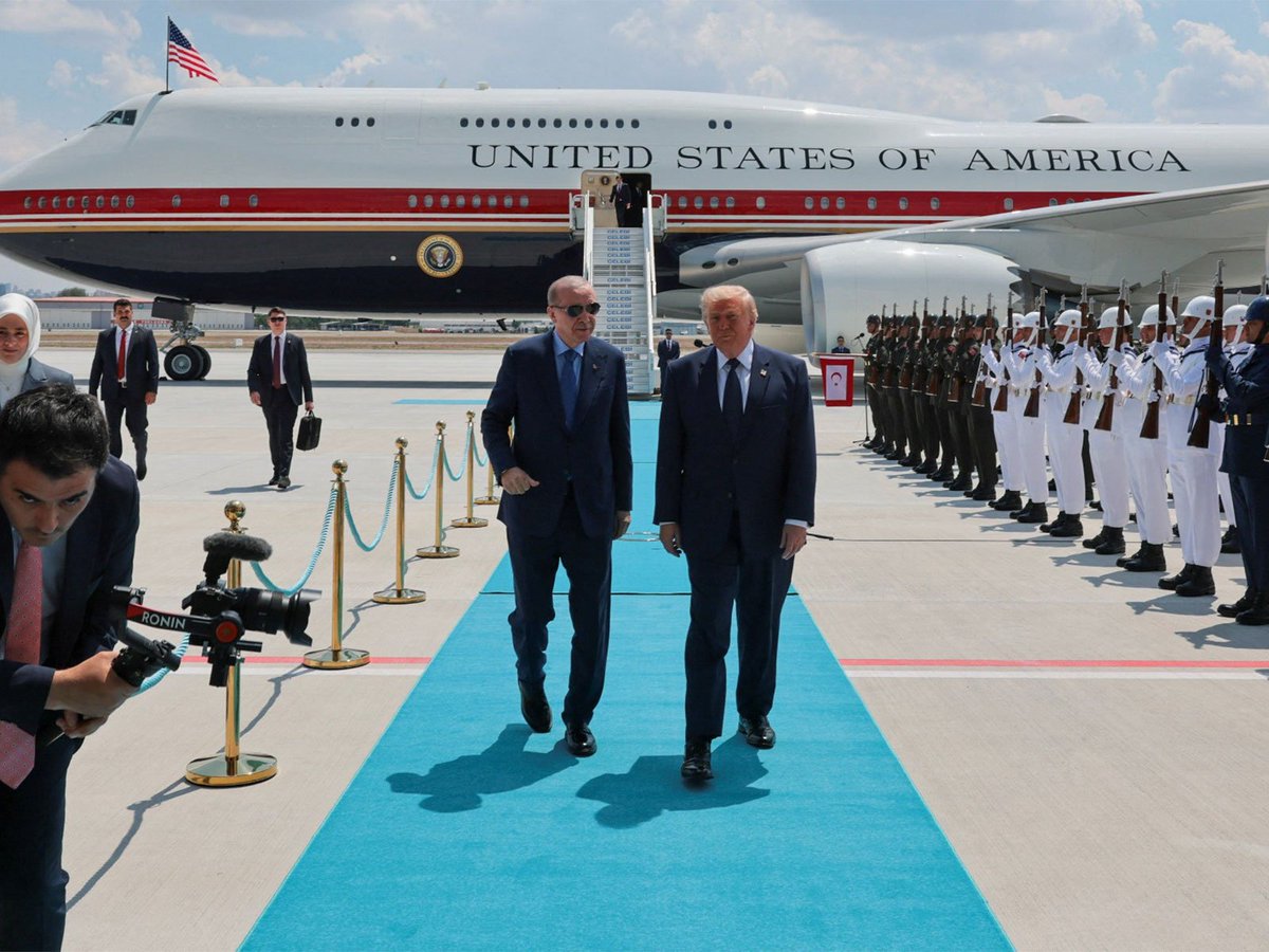 ani_digital's tweet photo. Trump lands in Ankara for NATO summit, recieves welcome by Turkish President Erdogen
Read @ANI Story | https://t.co/acOI9fJouh
#Trump #Erdogen #NATOSummit #Ankara https://t.co/E0tJf8JB7U