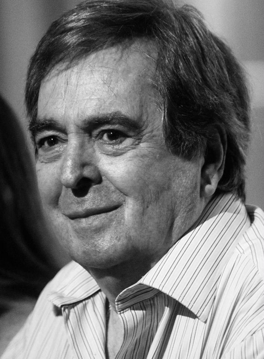 tarcisiogdf's tweet photo. Recebi com tristeza a notícia do falecimento de Benedito Ruy Barbosa, um dos maiores autores da história da televisão brasileira.

Paulista de Gália, Benedito levou o interior do nosso estado e do Brasil para milhões de lares, eternizando histórias como O Rei do Gado, Renascer, Pantanal e tantas outras obras que marcaram gerações e ajudaram a construir a identidade da dramaturgia nacional.

Meus sentimentos aos familiares e amigos. Que Deus conforte a todos neste momento e que seu legado permaneça vivo na cultura brasileira.