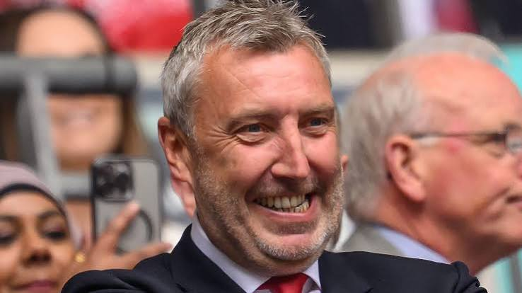 Gazelliottmufc's tweet photo. #GLAZERSOUT #ineosout 
sack him https://t.co/ESSprwb5Qu