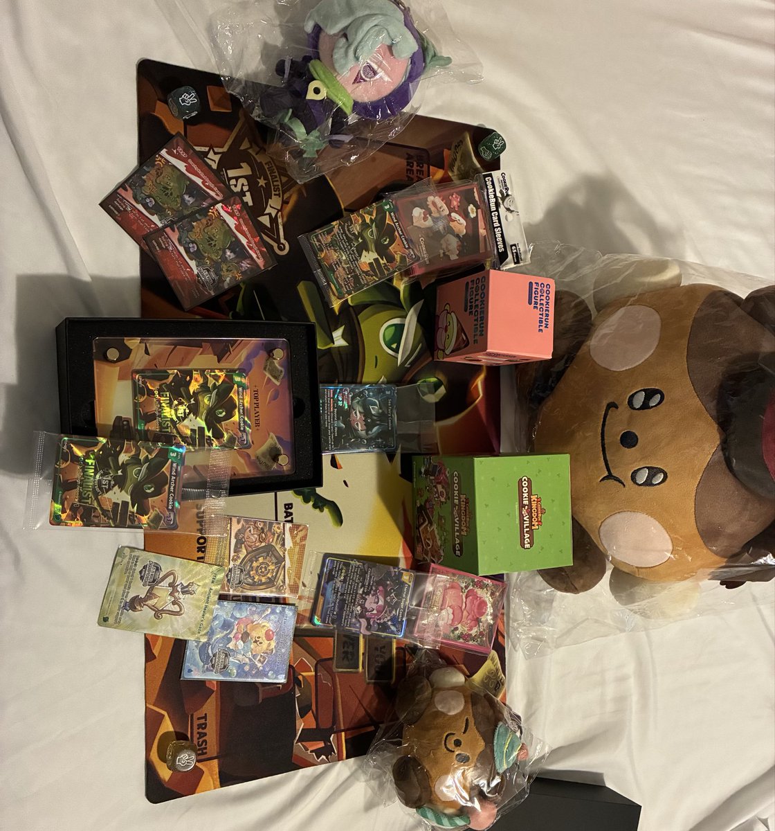bobx27's tweet photo. Prizes from this weekend! Big shout out to @laviatrophy for helping bring some of the larger items back for me! I had a great time in Texas this weekend for Champion Cup and 1st Anniversary! Great to see everyone again and put faces to names for those I had not met before! https://t.co/vuMHUjcOpW