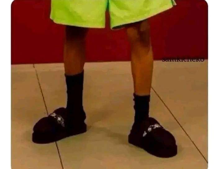 son_noeli's tweet photo. “Mamtu mwambie bimkubwa achekeche basi ada ya dogo saivi grade II wanalipa twenti” https://t.co/aLwJ1EyJBx