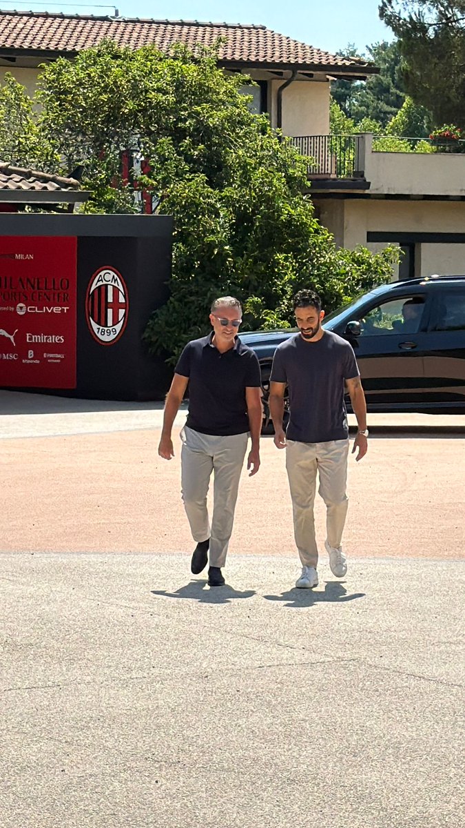 AntoVitiello's tweet photo. 🔴⚫️🇵🇹Prima volta per Ruben #Amorim al centro sportivo di #Milanello. 
Ad accoglierlo il proprietario Gerry #Cardinale https://t.co/vBypqhfXFN