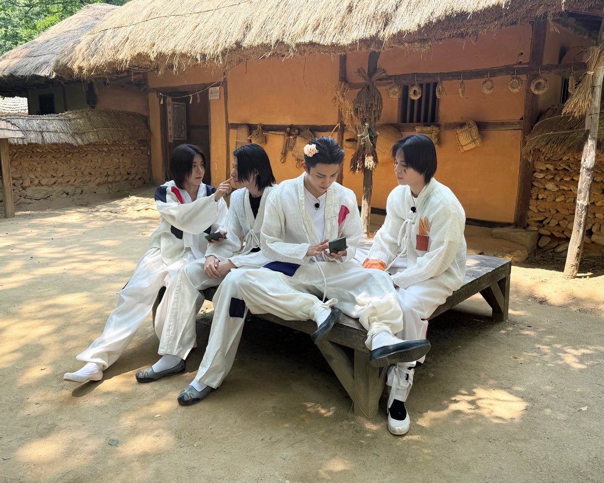 terjemahinRYUL's tweet photo. — weverse post
#4SHOBOSHOW EP. 11 Photo Behind 📸

#률 #RYUL #롱샷 #LNGSHOT https://t.co/AF3cYZju5y