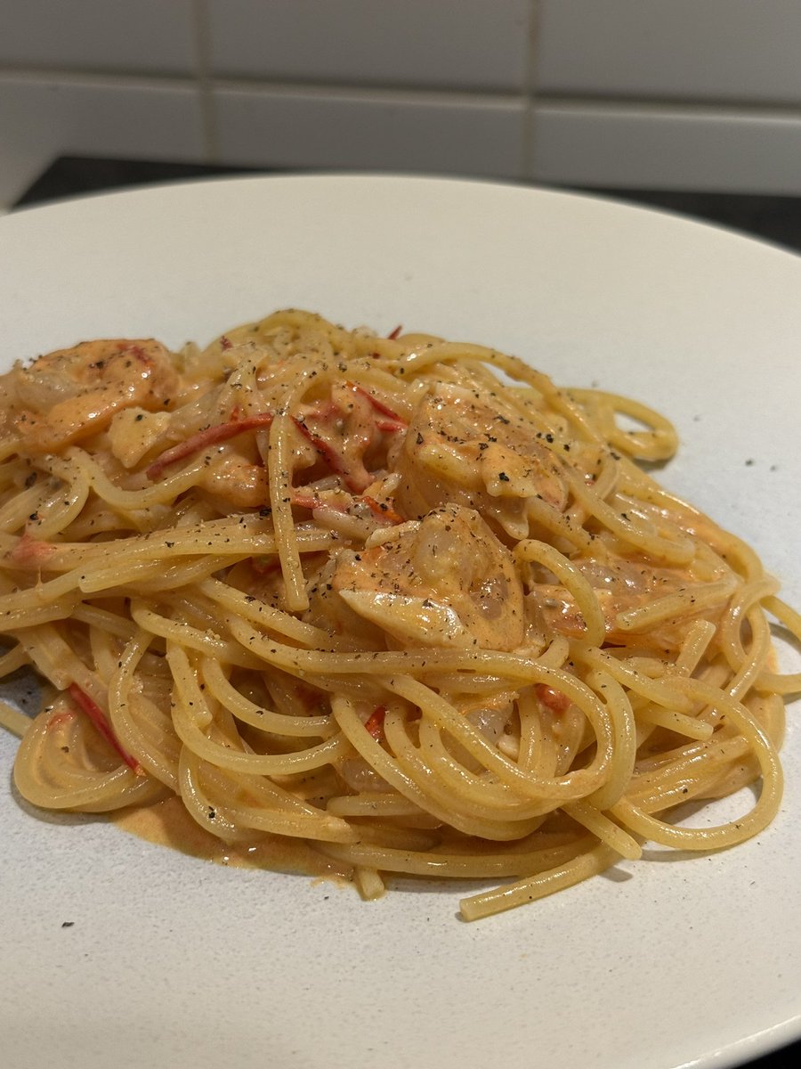 from0594's tweet photo. エビとプチトマトのクリームパスタ。 https://t.co/uG3dO6VMup