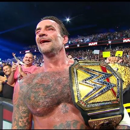 kli5ni's tweet photo. الثامنه تاتي من قلب شيكاغو❤️

حراقه ورب الكعبه حراقه ياشيخ🙏🏼❤️❤️

#cmpunk #chicago #wweraw https://t.co/XxysKpw7xv