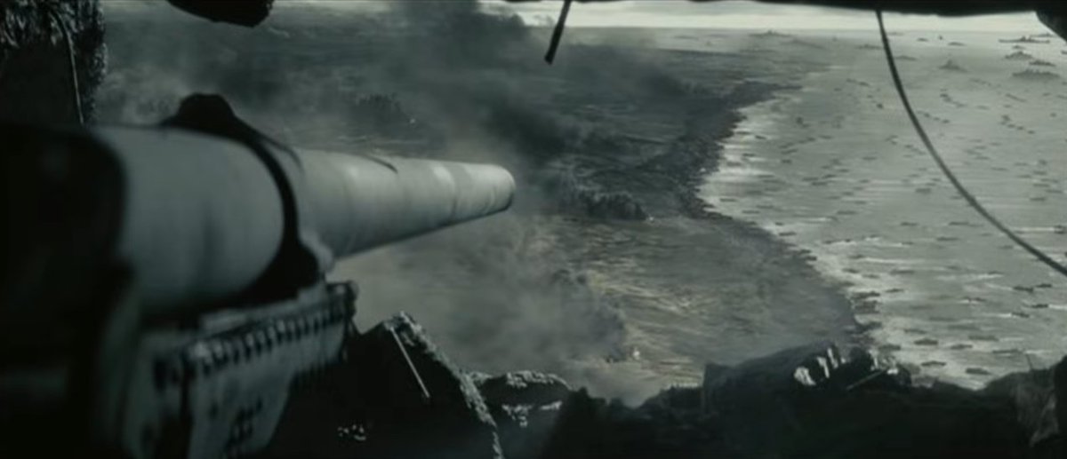 haikyotabe's tweet photo. 映画『硫黄島からの手紙』の上陸戦闘シーンには明らかに虚実が混同する部分が有る。それがこの洞窟砲台砲撃シーンだ
実はこれは北地区及び摺鉢山の海軍砲台だが、上陸前日に敵艦を砲撃してしまい、戦艦の水平射撃を浴びて壊滅していたのだ
米軍の掃海作業を上陸と誤認した海軍のミスだった https://t.co/l8r8B6k2PW