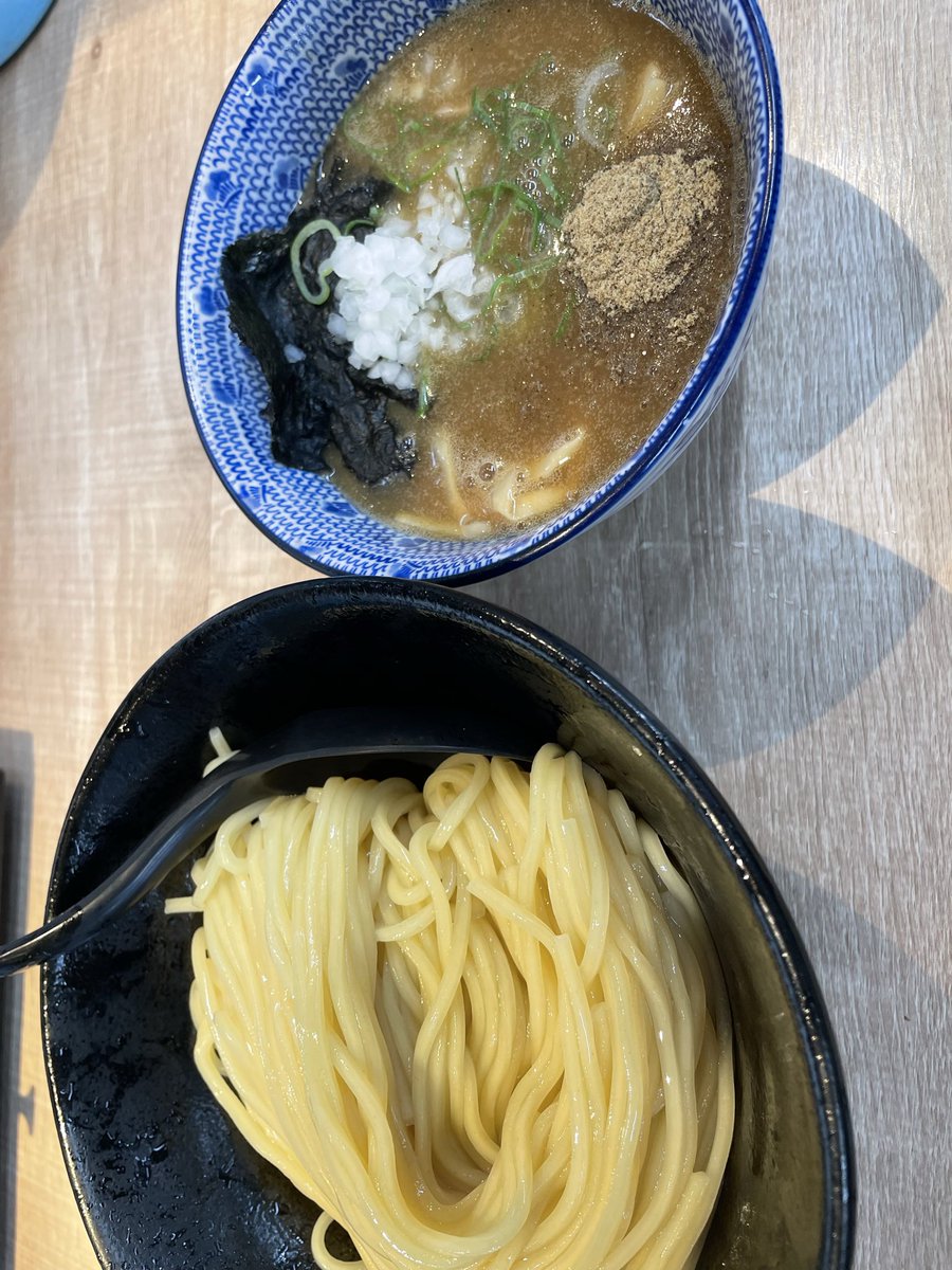 john81gm's tweet photo. 昨日も今日もランチはラーメン🍜内臓脂肪も…
に続く韻が踏めませんでした https://t.co/EgAHU2iTZE
