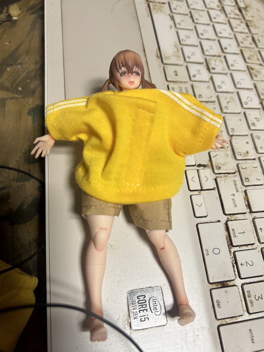 sukebundo's tweet photo. 永井さん、100円ショップのぬい用服だと
短パンは結構フィット��るんだけど
上半身が難しいな。
前が開いててもいいパーカーみたいなの
探すか。
#ながちち永井さん https://t.co/kg1a46FkJ1