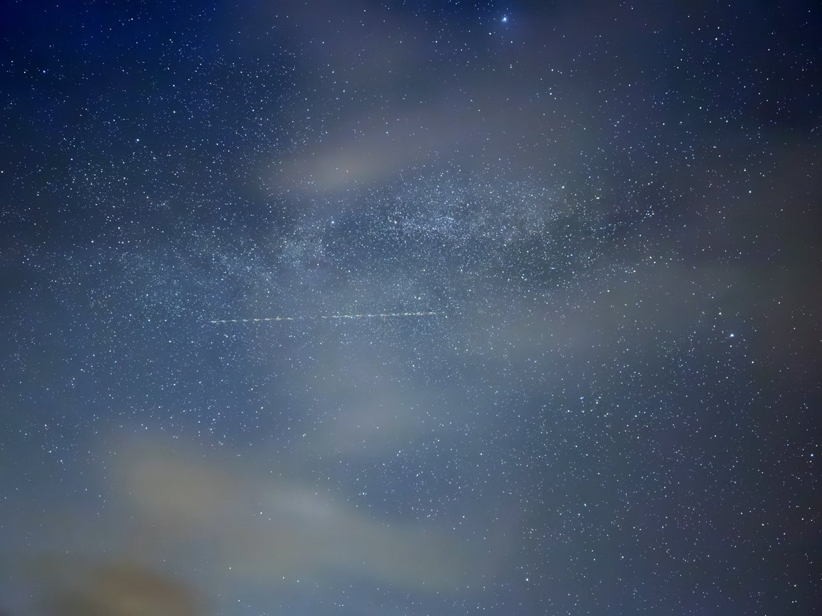 roguna210's tweet photo. 七夕の空🌌
薄雲かかってかろうじて織姫彦星見えるかな🙈

皆んなの願いが叶いますように✨🎋

#写真好きな人と繋がりたい #キリトリノセカイ #写真で伝えたい私の世界 #七夕 https://t.co/bmrciGQvy2