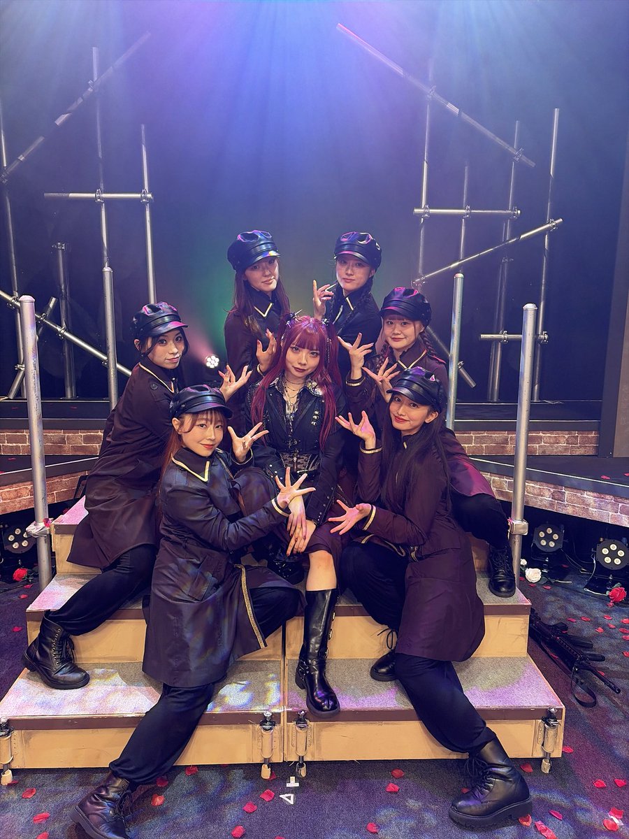 non_sugi's tweet photo. #女王ステ 5日目！！
ご来場ありがとうございました🖤

リーザ役の藍染カレンさん🌹
立ち振る舞い全てが格好良くて、気付いたら目で追っちゃいます🥹🩷🩷

今日で折り返しました！！
残り8公演も突っ走ります✊🏻

#不滅部隊編 https://t.co/3OaQmoAbp2