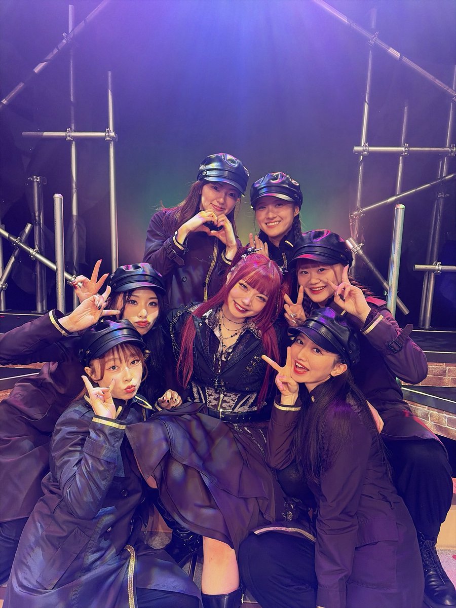 non_sugi's tweet photo. #女王ステ 5日目！！
ご来場ありがとうございました🖤

リーザ役の藍染カレンさん🌹
立ち振る舞い全てが格好良くて、気付いたら目で追っちゃいます🥹🩷🩷

今日で折り返しました！！
残り8公演も突っ走ります✊🏻

#不滅部隊編 https://t.co/3OaQmoAbp2