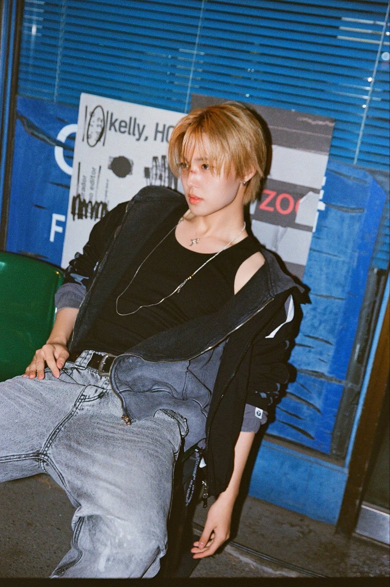 majcollects's tweet photo. MR KIM DOYOUNG?!?/!?!?!:?.! 😳😳😳😳😳 https://t.co/HzhLELhmmM