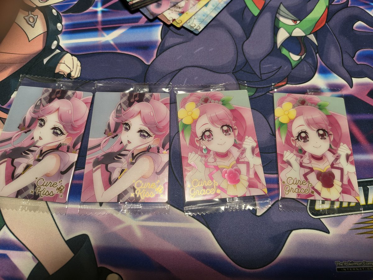 プリキュアウエハース高確率でHRの組み合わせが同じ😇(残り1箱