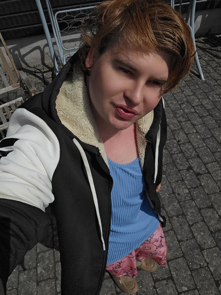 IanDurge's tweet photo. Hejjhopp, Blåser idag, Men allt Göttans ändå 💛💛
#mlm https://t.co/sn8w0wVivd