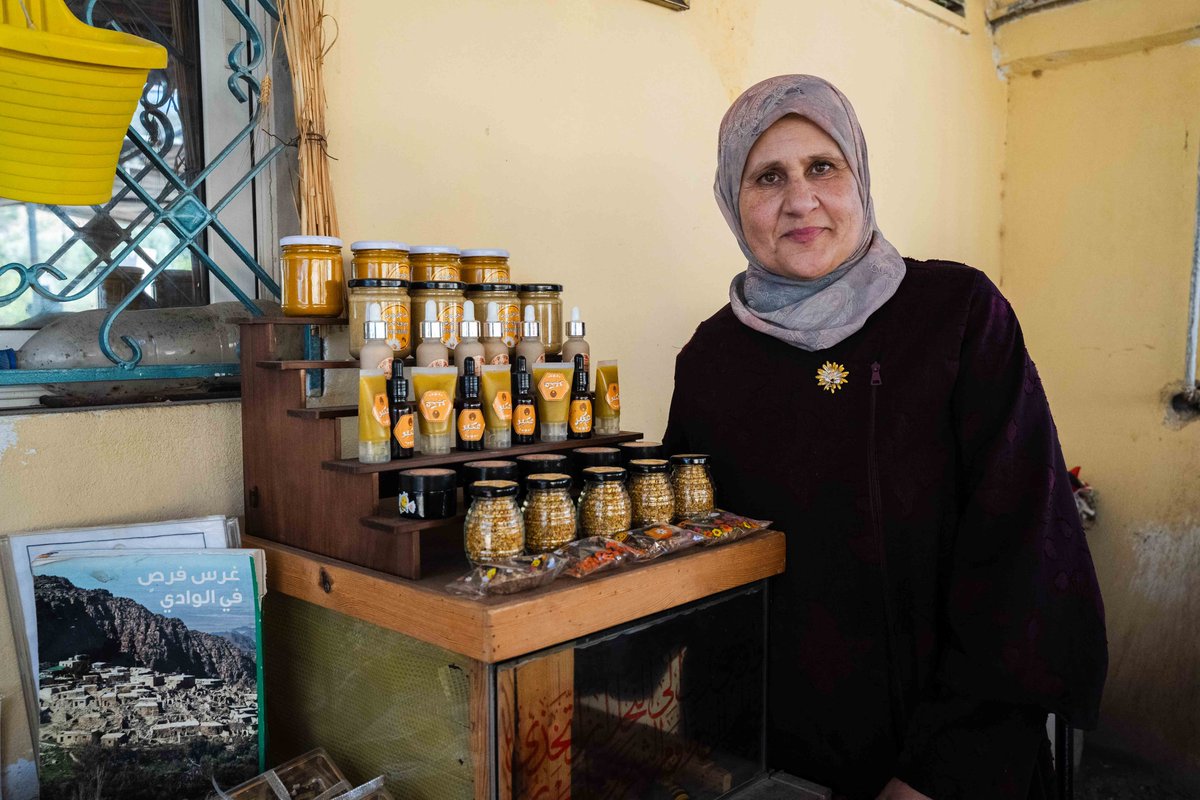 tesimnext's tweet photo. 🐝 Behind every jar of honey there is a story. A story of sustainable beekeeping, women-led family businesses or communities creating new opportunities via tourism. The #PLANBEE project is turning these stories into a more resilient bee economy.
🇯🇴 Read 👉https://t.co/uoy6ryxeGL https://t.co/9rszp2xgqJ