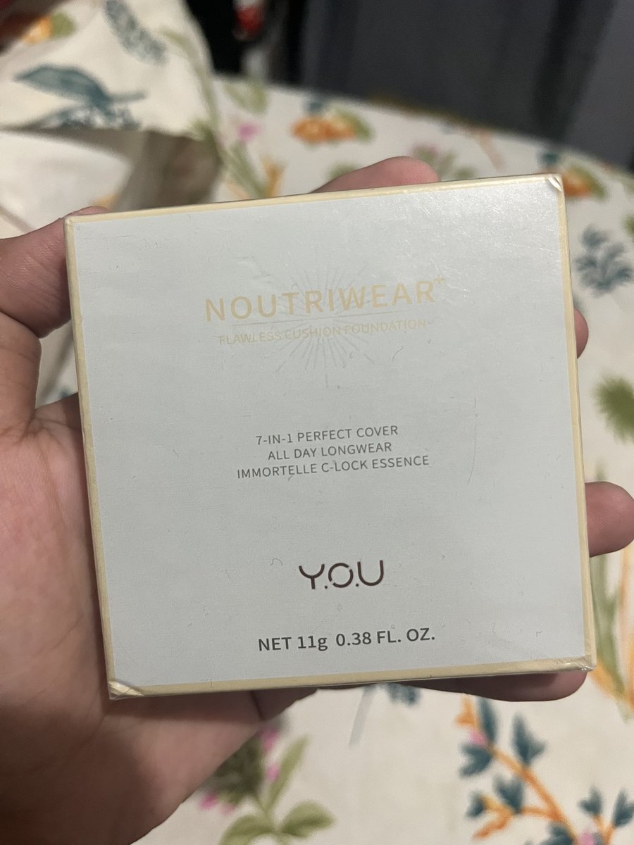 orangariq's tweet photo. JUAL NEW noutriwear flawless cushion foundation Y.O.U you all day shade pink nude perfect cover

💸 30k 

NEW MASIH SEGEL
exp 24/07/2026
penggunaan masih aman sampai 1 tahun kedepan karena ada PAO (period after opening) masih tersegel jadi aman ya
shade pink nude
bisa 🍊 freeong https://t.co/JypHSOdJPZ