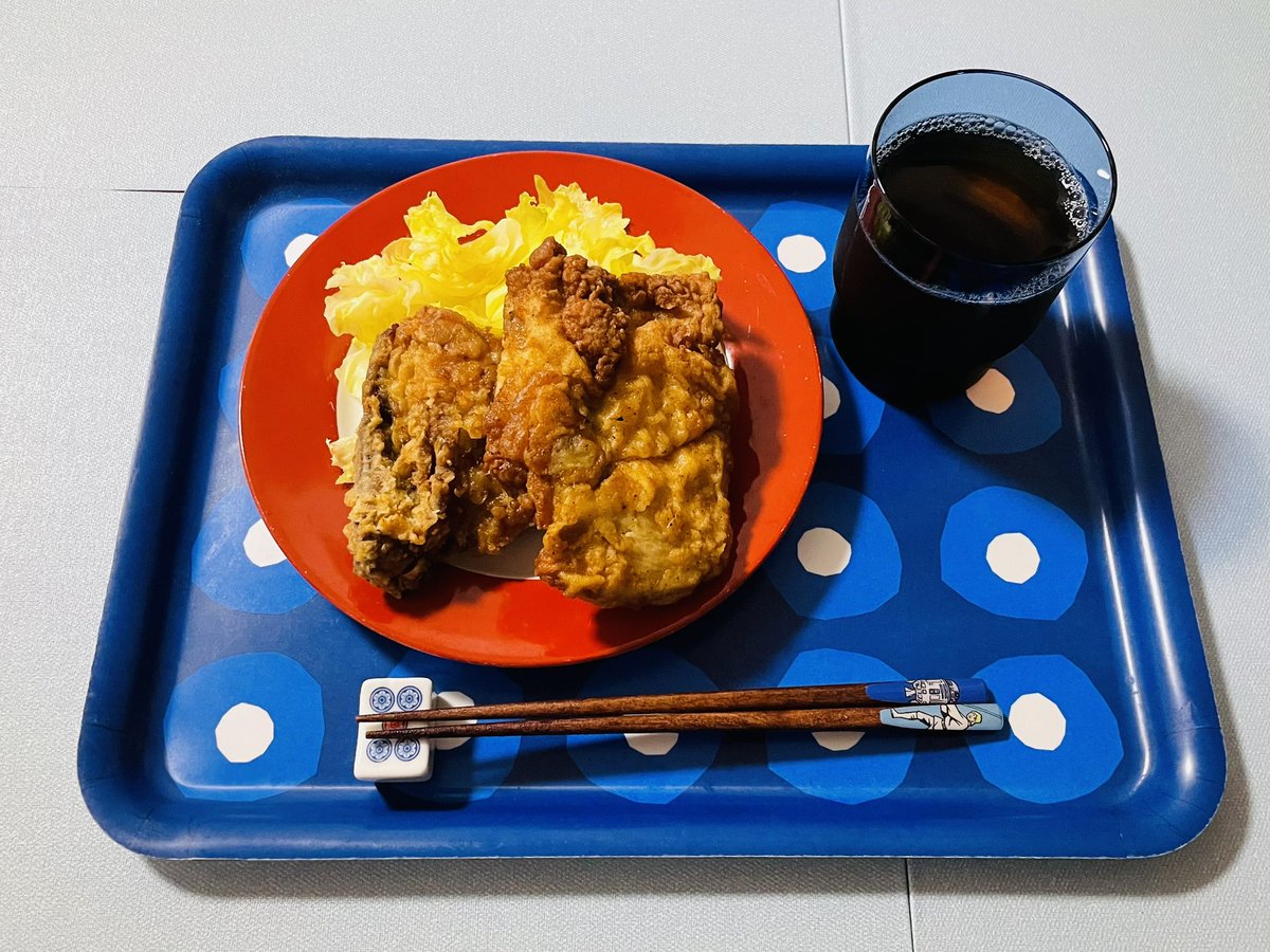 misuzumurai's tweet photo. 夜ごはん

久しぶりに会う人に高確率で「痩せた？」って言われるけどマジで痩せてない！！！！！
でもほんとによく言われる、痩せてないんだって！！！！

たぶん皆のなかでみすずがどんどん肥大化して久しぶりに見ると（思ってたよりデカくない）ってなってる

今日も言われた、21:30にケンタッキー https://t.co/qCjBfgNYYp