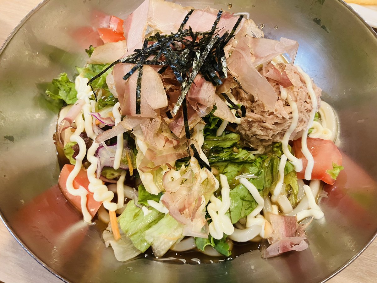 tailtension_net's tweet photo. 久々にガ���トに来たら懐かしいサラダうどんが！
おいしく頂きました😋
#晩ごはん
#晩ご飯
#ガスト
#岩倉 https://t.co/AfCkdbXp2R