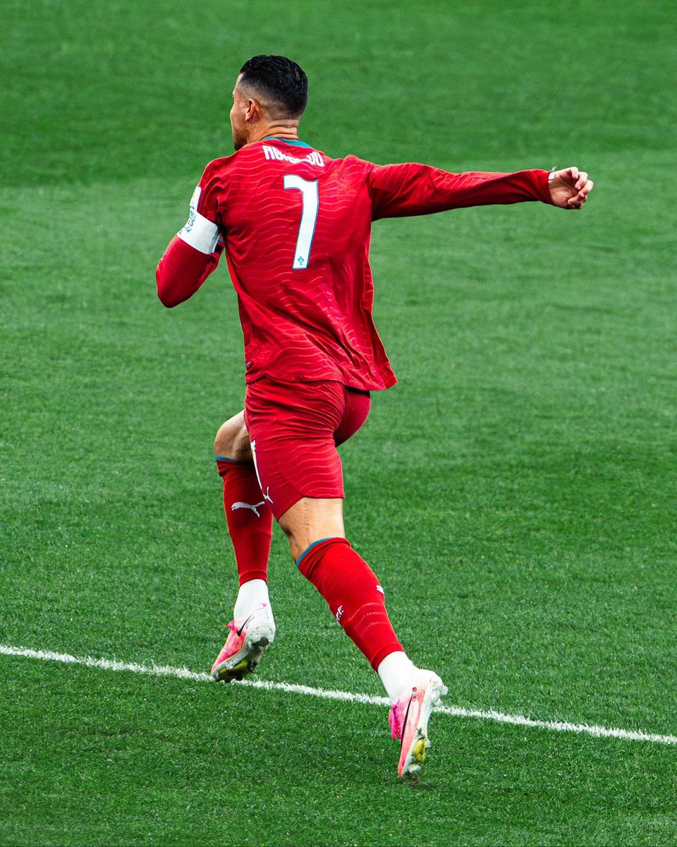 CRonaldoNews's tweet photo. ⚡️🇵🇹 https://t.co/16ffq7DmFv