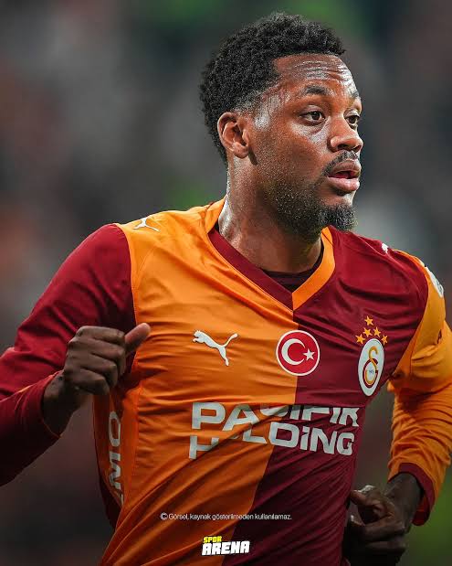 deaglekeas's tweet photo. 🚨 SON DAKİKA | Galatasaray'da Jhon Duran bombası!
Yönetim transferde tüm şartları zorluyor. Alınan bilgilere göre:
• Jhon Duran, Galatasaray forması için fedakarlığa hazır.
• Oyuncunun maaşında ciddi bir indirime gittiği öğrenildi. 📉
• Taraflar prensip anlaşmasına vardı.
#GS https://t.co/4u1q3jacR0