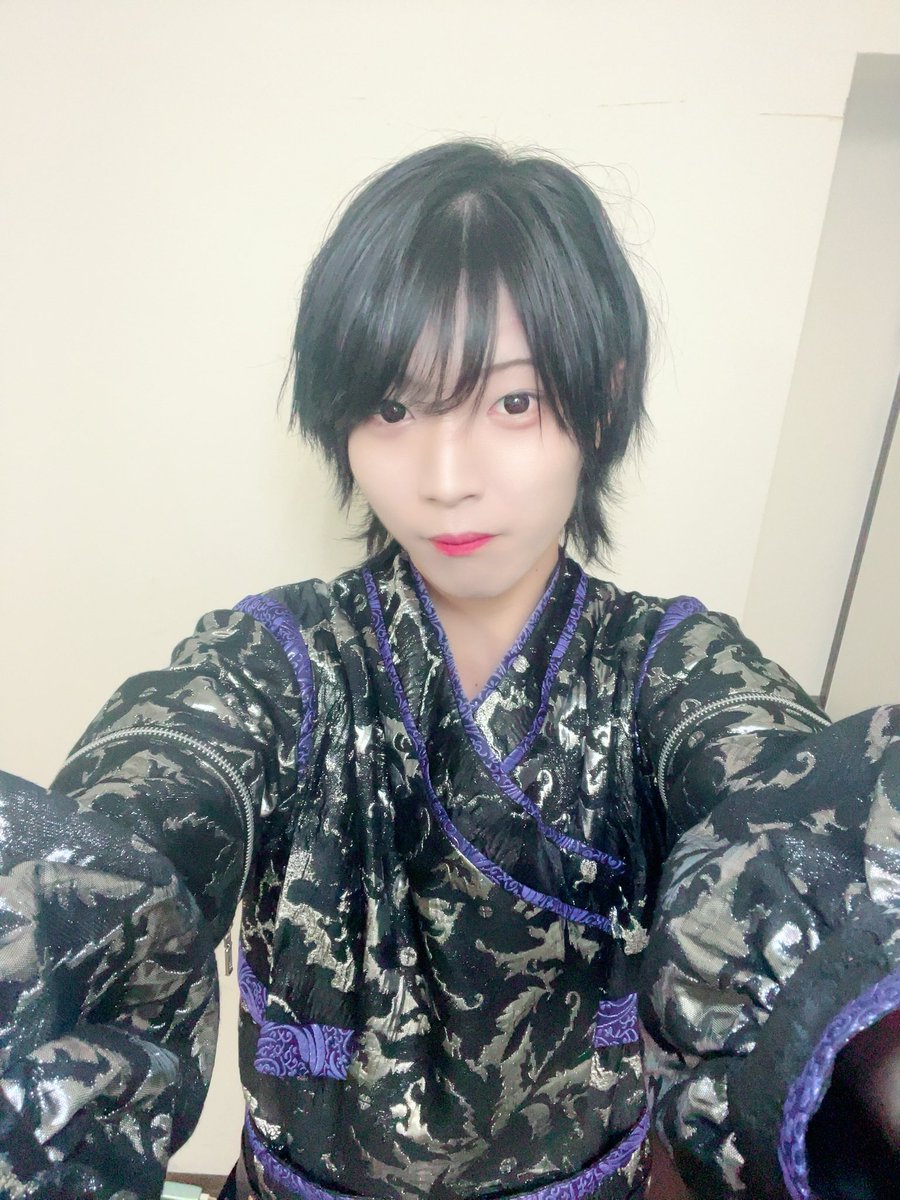 satuki_LastNote's tweet photo. 七夕ライブありがとうございました！
平日夜帯だけど来て頂いた方ありがとうでした🙇‍♂️
今日は初めてセトリを組んでMCをやらしてもらったけどグダグダしちゃったからこれからもっと頑張ります💪
次のライブはルナ君生誕です‼️
たくさんみんなでお祝いしよう！！！ https://t.co/OAGMVfn0uB