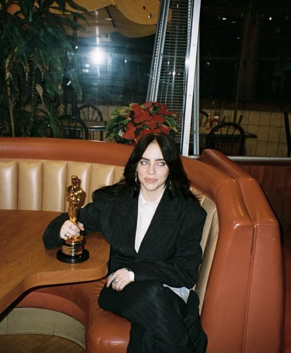 Enigma_Nash's tweet photo. Stayed out in the Gotham bars until the early morning hours celebrating just my award and I. https://t.co/gup9LTxMWc