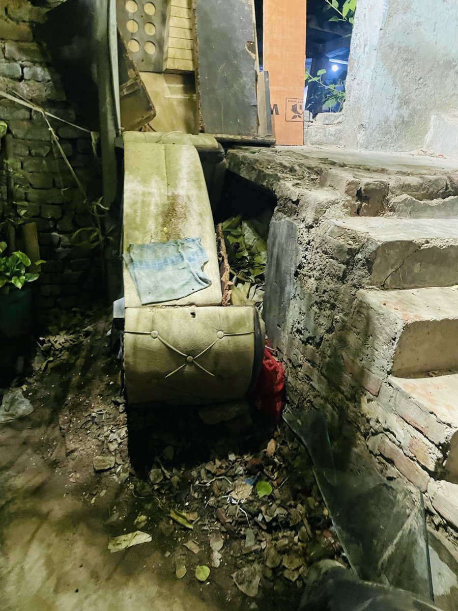 s9873's tweet photo. A smart city begins with clean roads, proper waste management, and safe streets free from stray cattle. Let's prioritize civic responsibility.
#SmartCity #SwachhBharat #RoadSafety #CleanCity #CivicAction
@MCD_Delhi @LtGovDelhi @gupta_rekha @ashishsood_bjp @p_sahibsingh https://t.co/uny0XCnA4W
