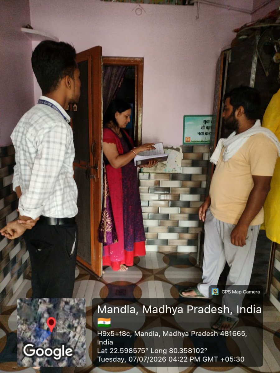 SwachhMandla's tweet photo. स्वच्छ मंडला अभियान | जनजागरूकता एवं प्रवर्तन अभियान 
न.पा.परि.मण्‍डला द्वारा शहर में सार्वजनिक स्थानों पर कचरा फेंकने वाले व्यक्तियों एवं व्यापारिक प्रतिष्ठानों के विरुद्ध विशेष जागरूकता एवं प्रवर्तन अभियान चलाया गया।
@urbansbm 
@MandlaCollector 
@BinayJha_1997 
@MoHUA_India https://t.co/8KK6KBGkeE