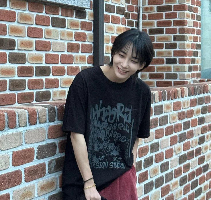 deekeyfiles's tweet photo. Amats q ngaun #jeongcheol filo au kung saan laging tambay si highschool!Cheol sa guard house ng mga elem para hintayin si Hannie, kuyang pogi na nagsusundo ng kapatid niyang gr. 2 na si Kwannie tuwing 12PM. https://t.co/r4HrCSMLJ6
