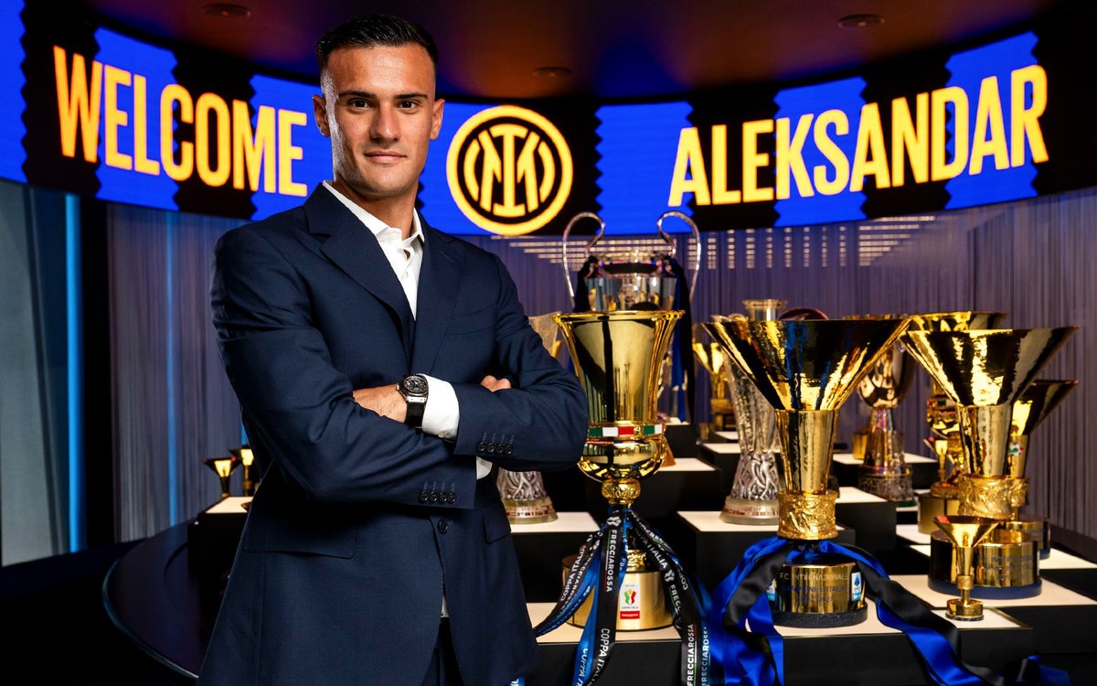 Inter's tweet photo. L'inizio di un nuovo capitolo 💫

👉 https://t.co/tIF1YoBCSM https://t.co/SM1ZlOkxRU