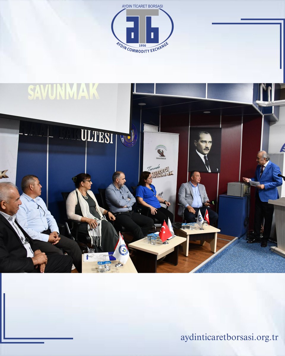 AYDINBORSA09's tweet photo. Aydın Ticaret Borsası “Tarımda Geleceği Savunmak” Programına Katıldı

Aydın Adnan Menderes Üniversitesi Ziraat Fakültesi ile Toprağın Hekimleri Programı iş birliğinde düzenlenen “Tarımda Geleceği Savunmak” programı, Ziraat Fakültesi Ömer Faruk Durdu Salonu’nda gerçekleştirildi.

Tarım gazetecisi, Tarım Pusulası yazarı ve Köy TV'de yayınlanan "Tarımda Geleceği Savunmak" ile "Toprağın Hekimleri" programlarının yapımcısı Harun Göksel'in moderatörlüğünde gerçekleştirilen programda; tarımın sürdürülebilirliği, zeytinyağında kalite yolculuğu, incir ve kestane yetiştiriciliğinin mevcut durumu, model organizmalar, akıllı su yönetimi ve sürdürülebilir tarım uygulamaları ele alındı.

Programa panelist olarak katılan Aydın Ticaret Borsası Yönetim Kurulu Başkanı Fevzi Çondur, tarımsal üretimin geleceği, iklim değişikliğinin tarım sektörü üzerindeki etkileri, üretimde verimlilik, kalite ve sürdürülebilirlik konularında değerlendirmelerde bulundu.

#aydınticaretborsası #tarımdageleceğisavunmak #tarım