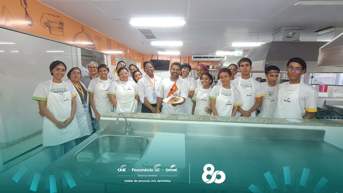 senacsergipe's tweet photo. Chef internacional egresso do Senac SE compartilha experiência com alunos de auxiliar de cozinha

Saiba mais em: https://t.co/N38Jix4eqV

​#SenacSE #FecomércioSE #CentroDeGastronomia #Curso #AuxiliarDeCozinha #EducaçãoProfissional https://t.co/vd7pqE3FQY