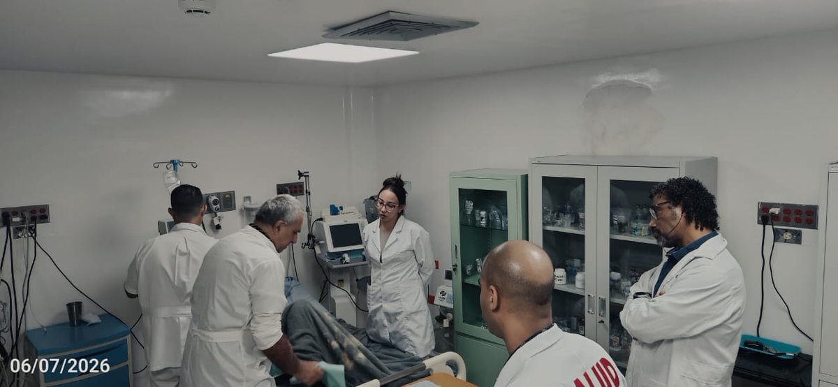 cubacooperaven's tweet photo. Excelencia asistencial en el CDI "Dr. Salvador Allende". 🇨🇺🇻🇪 Realizamos un riguroso Pase de Visita Docente-Asistencial en áreas críticas, liderado por el Dr. Fernando Grandona Ciencia, formación y compromiso para garantizar la salud de nuestro pueblo.

#CubaPorLaVida https://t.co/6WdRMpmo3F