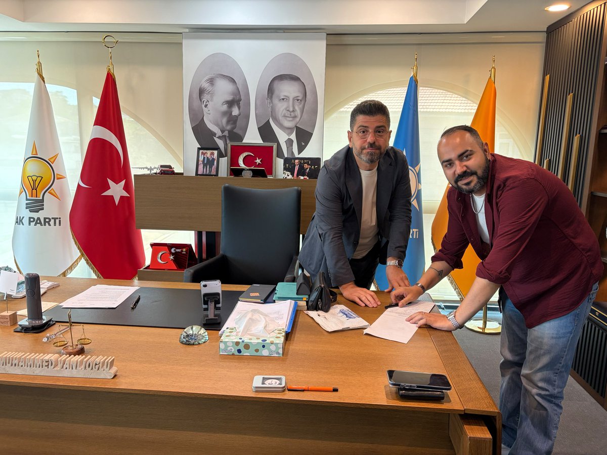 eyupilceakparti's tweet photo. Yerli ve Milli Parti Eyüpsultan İlçe Başkanı Abdurrahman Kayseri İlçe Başkanlığımızda Başkanımız @Muhmmtvanlioglu’nu ziyaret etti.

AK Parti ailemize katılan Abdurrahman Kayseri’ye ve ekibine hoş geldiniz diyor; birlik, beraberlik ve güçlü Türkiye hedefimiz doğrultusunda birlikte yol yürümekten memnuniyet duyuyoruz.

@abdullahozdemir 
@akpartiistanbul