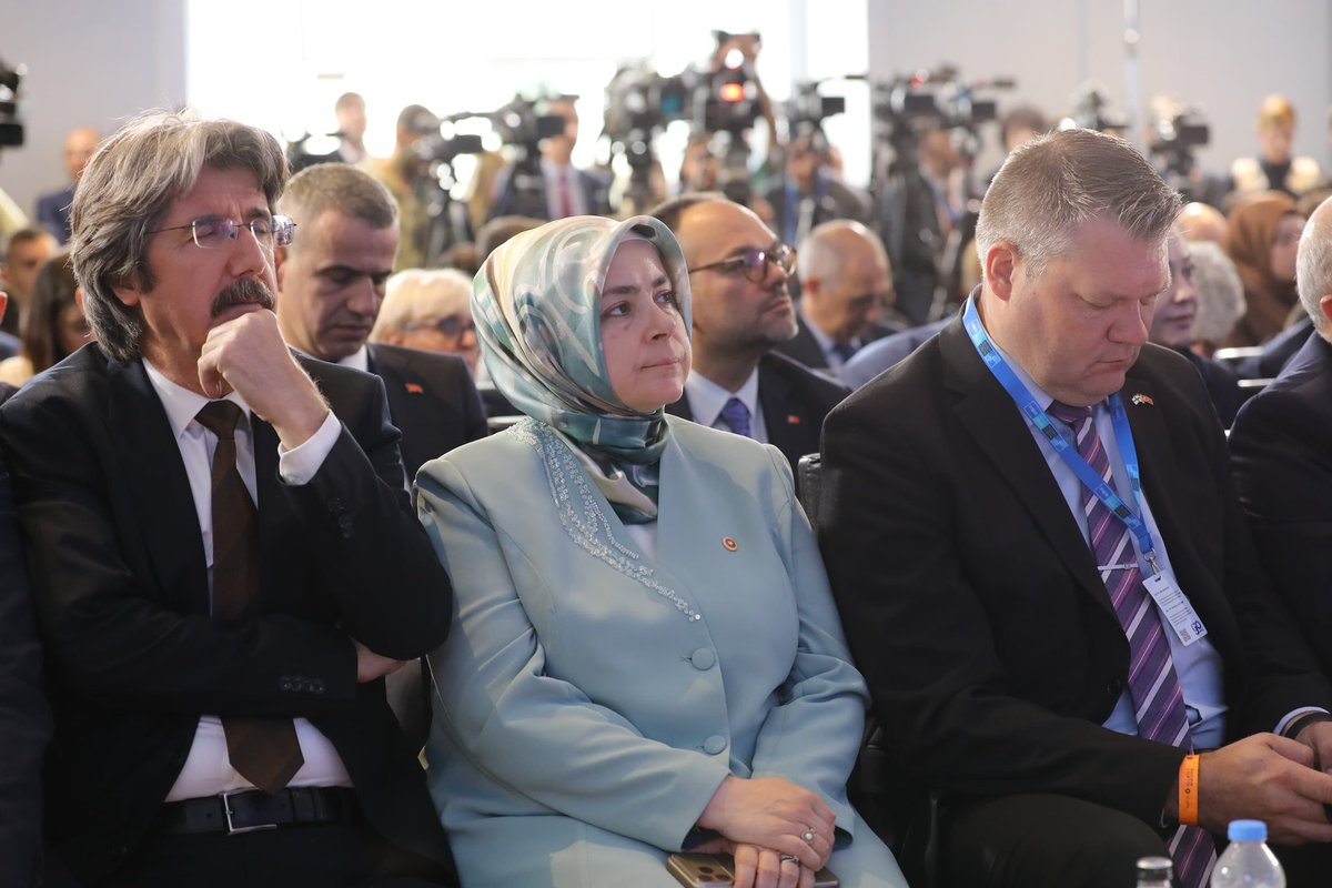 tugbaisikercan's tweet photo. 📍Ankara 

Cumhurbaşkanlığı İletişim Başkanlığı, Münih Güvenlik Konferansı ve SETA Vakfı iş birliğiyle düzenlenen “Müttefikler Ankara’da” programının açılış oturumuna katılarak; Milli Savunma Bakanımız Sn. Yaşar Güler ve İletişim Başkanımız Sn. Burhanettin Duran'ın konuşmalarını dinledik.

Küresel risklerin çok boyutlu hâle geldiği bu dönemde, İttifak ruhunu güçlendiren ve ülkemizin küresel güvenlik mimarisindeki stratejik liderliğini bir kez daha ortaya koyan bu değerli istişarelerin, bölgemizin istikrarına önemli katkılar sağlayacağına inanıyorum. 

Emeği geçen tüm kurumlara teşekkür ederim.

@burhanduran 

#NATOsummit