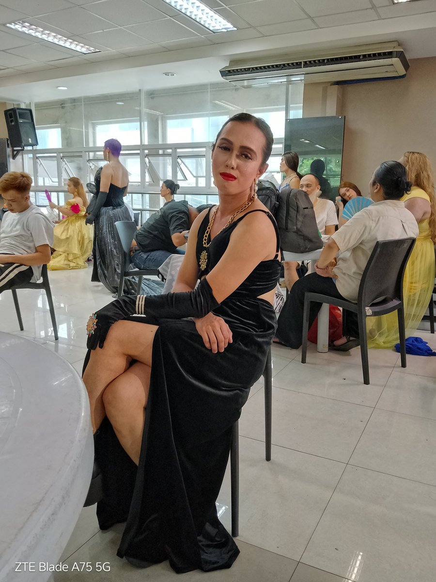 CloudeEsperida's tweet photo. Si God Na Ang Bahala Sa Plot Twist ng Buhay ko. 
And I Thank you
Audrey Jusa Hepburn https://t.co/7qtMwu096o