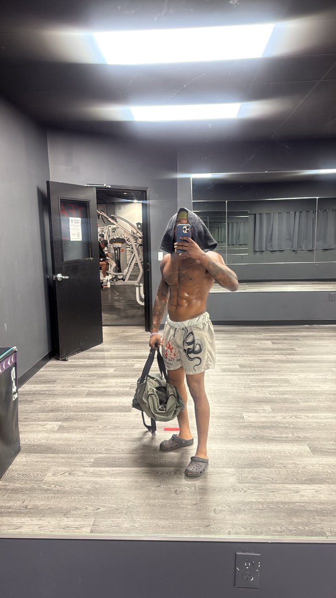 itsjussttj's tweet photo. You gotta whisper my name🙂‍↔️ https://t.co/Z6NxyuFZz6