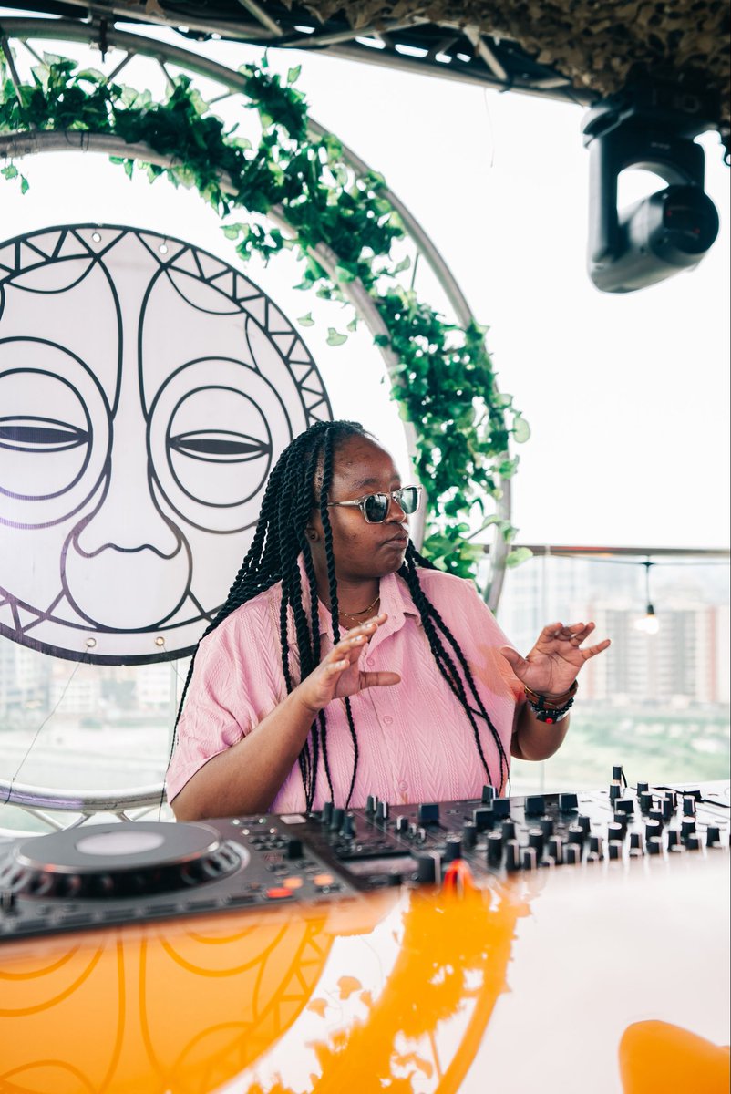 gondwana_Ke's tweet photo. &amp; we met at sunset ☀️ THANK YOU for choosing to spend your Sunday with us ❤️

A huge SHOUT OUT  to all our artists and partners for another special sundowner 🦒 Until the next dance ♾️

📸: @iannmburu 
📌: @OSereni 

#SundownerShowcase #GondwanaKE https://t.co/1sdTX5RDFf