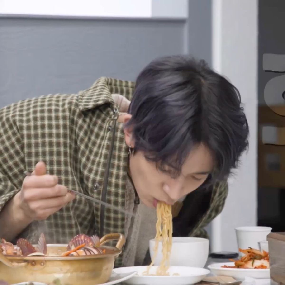 evanmeal's tweet photo. heecore https://t.co/1a9P3wq3ge