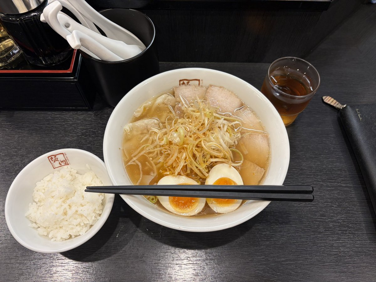 show_time301's tweet photo. #喜多方ラーメン坂内なんば日本橋
 #喜多方ラーメン
 #2日連チャン https://t.co/y8uo1Qvsy6