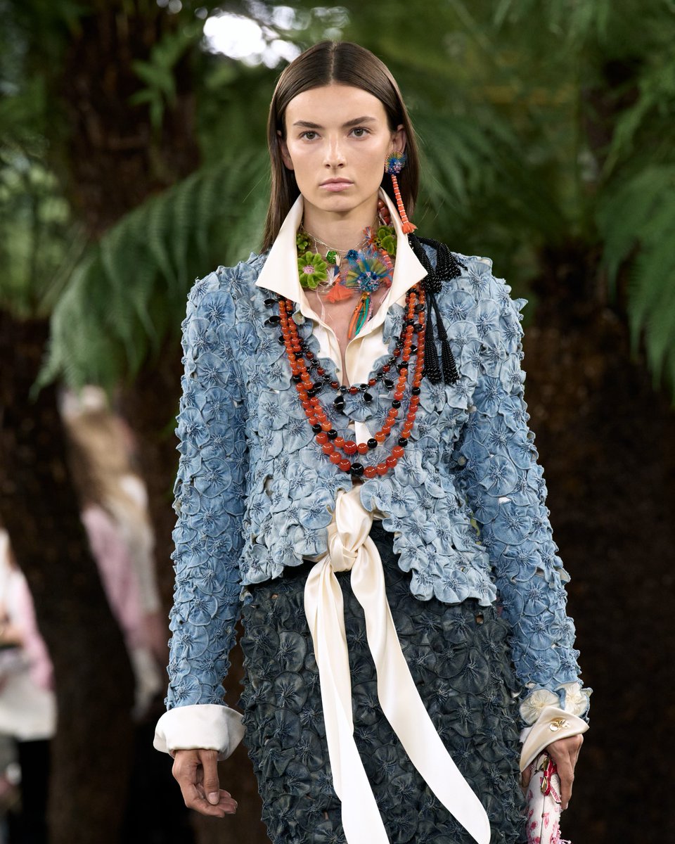 Dior tweet picture